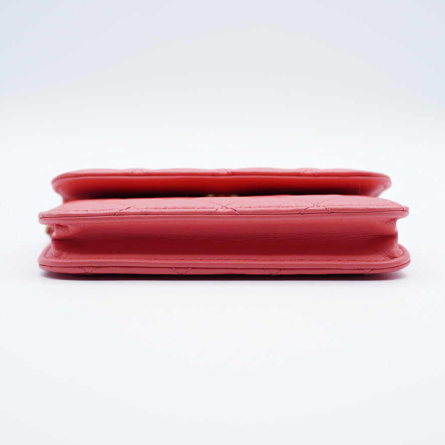 Chanel Pink Lambskin Quilted Pearl Crush Clutch With Chain