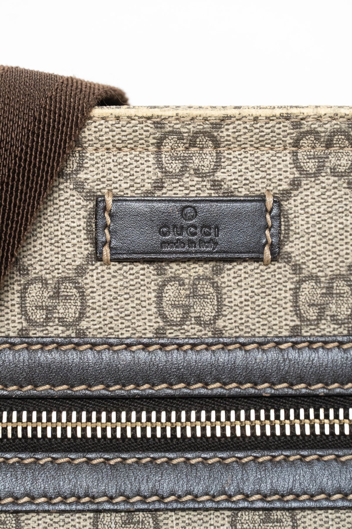 Gucci GG Supreme Vintage Messenger Bag