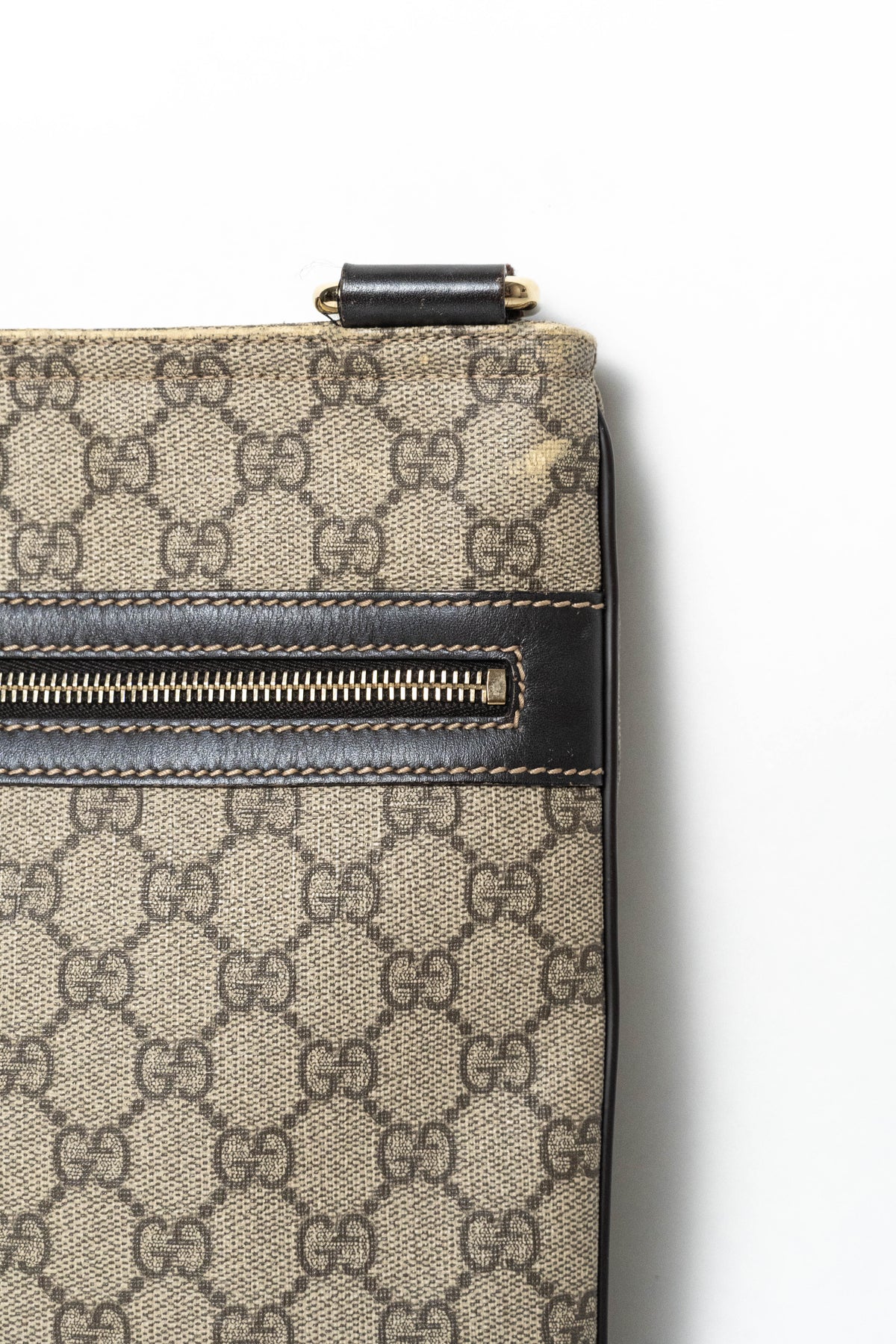Gucci GG Supreme Vintage Messenger Bag
