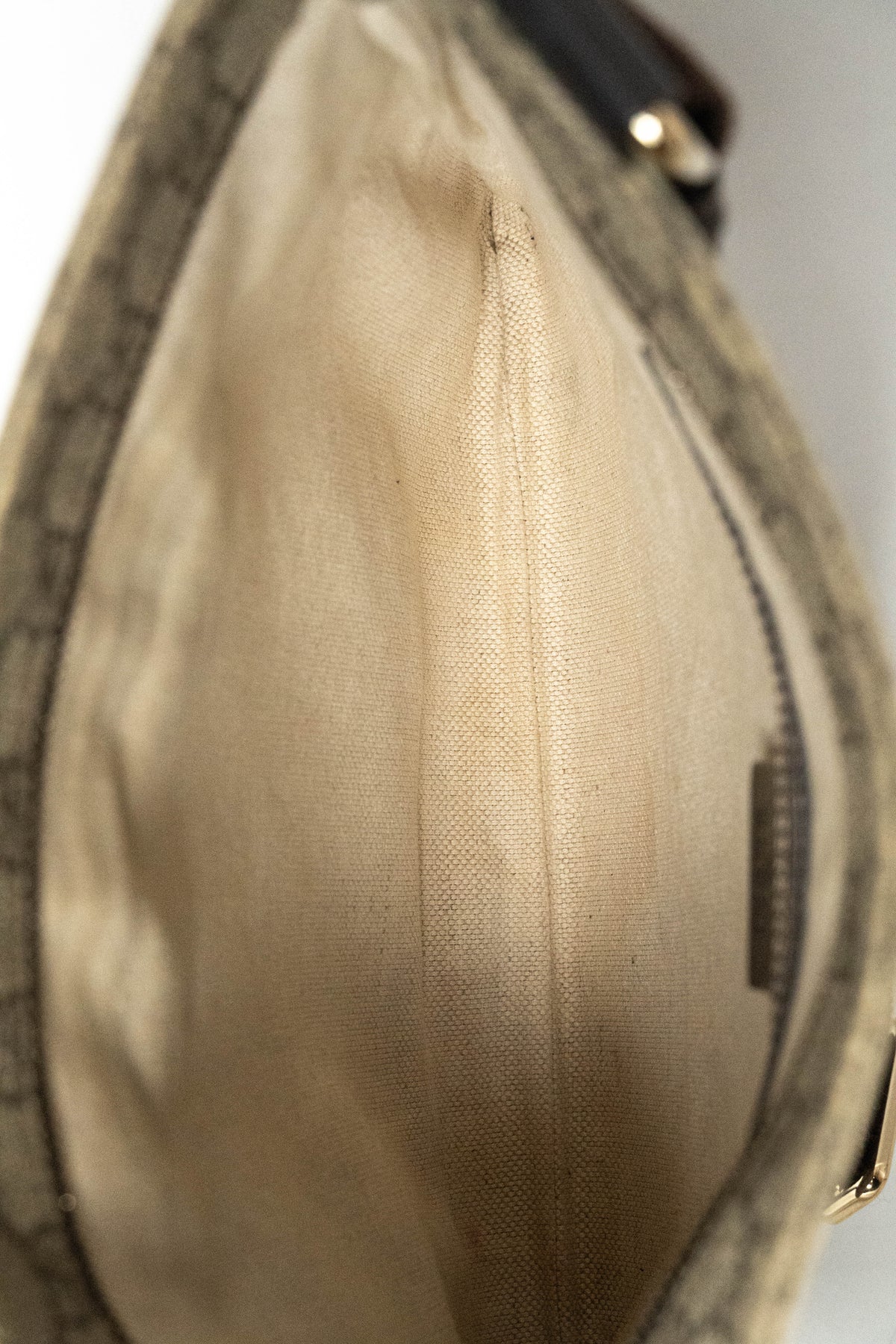 Gucci GG Supreme Vintage Messenger Bag