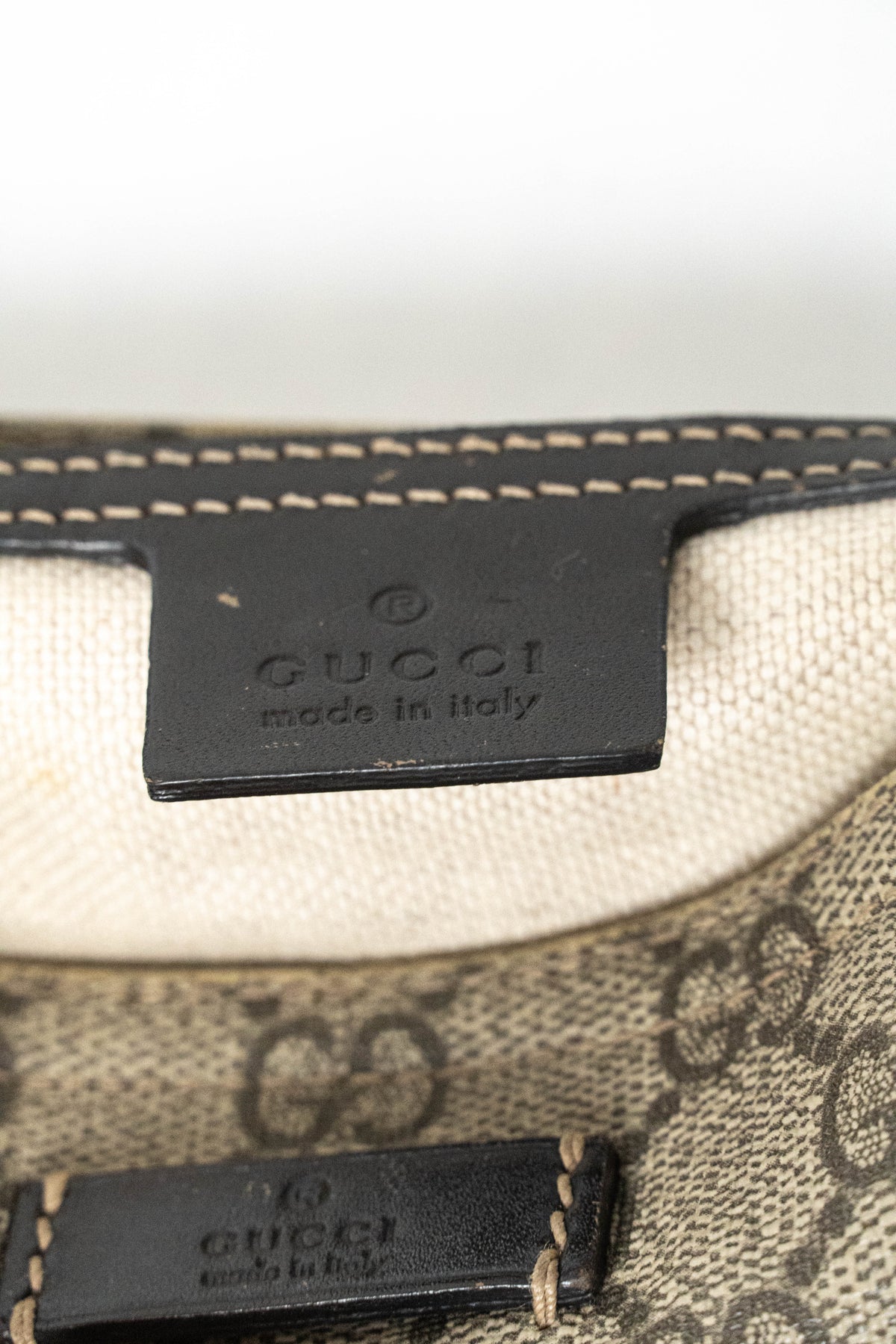 Gucci GG Supreme Vintage Messenger Bag